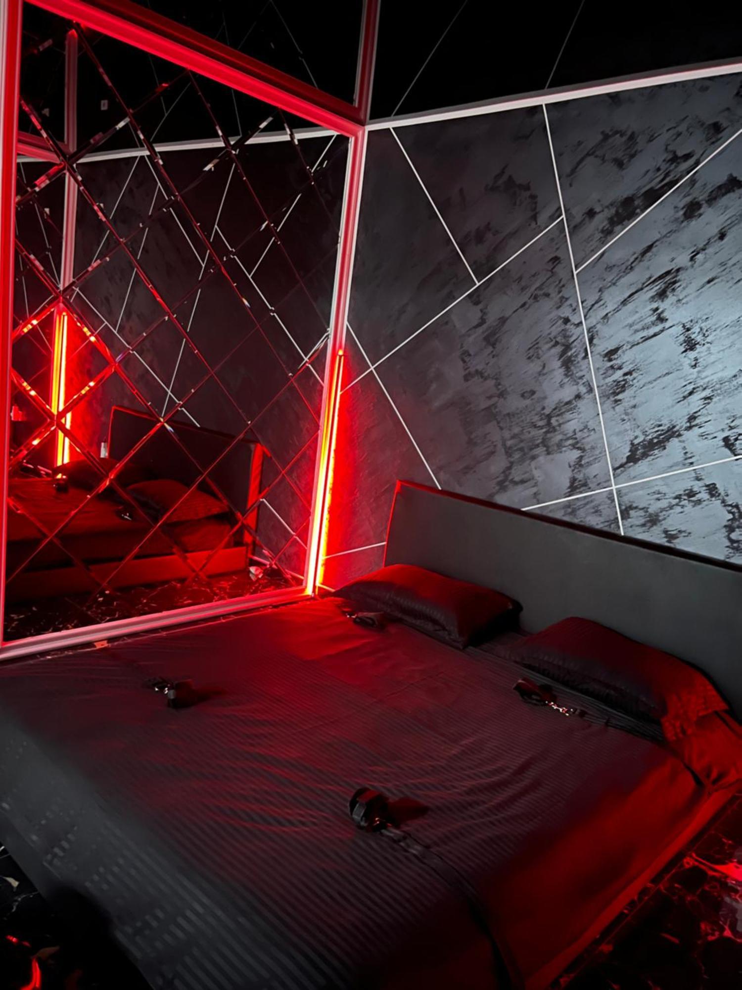 Adult Only Fantasy Room Bucarest Exterior foto